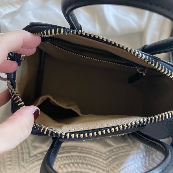 AUTHENTIC Once used, new small Givenchy Antigona (silver accents) - Picture 5 of 5